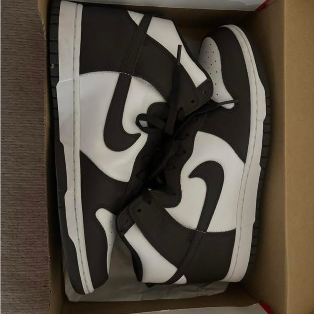 Nike dunks hightop Men's Black and White Sneakers